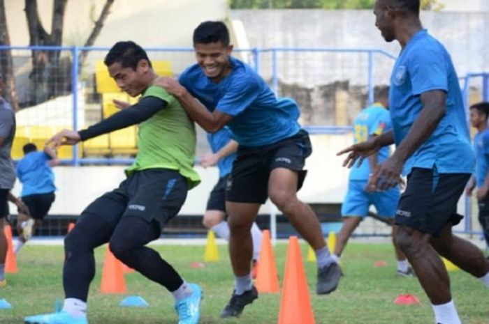PSIS Semarang melakukan latihan setelah libur lebaran di Stadion Citarum, Semarang, Kamis (21/6/2018).