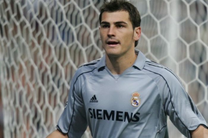    Ekspresi Iker Casillas dalam pertandingan kontra Barcelona, 1 April 2006.   