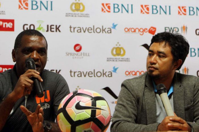 Pelatih Persipura, Wanderley da Silva, saat preskon jelang lawan Bhayangkara FC 