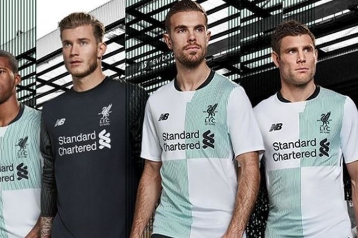 Liverpool merilis kostum tandang musim 2017-2018 yang terispirasi dari jersey pertama pada 1892, Jumat (2/5/2017) waktu setempat.
