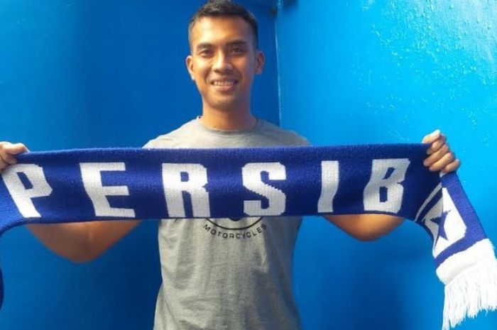 Kiper Imam Arief Fadilah jadi bagian Persib musim 2017 di mes Persib, Jalan Ahmad Yani, Kota Bandung, Senin (16/1/2017). 