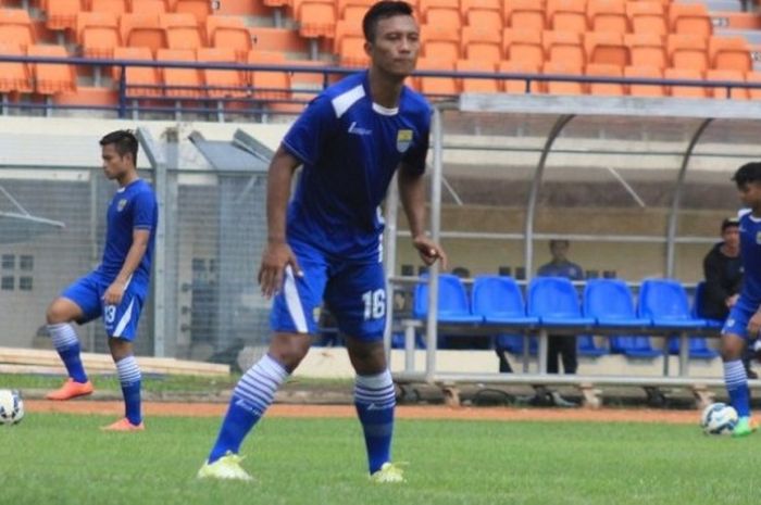 Hermawan berlatih bersama skuat Persib Bandung jelang tampil di Piala Bhayangkara, Maret 2016. 