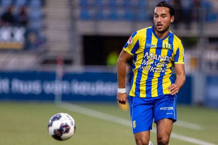 Striker RKC Waalwijk, Ezra Walian