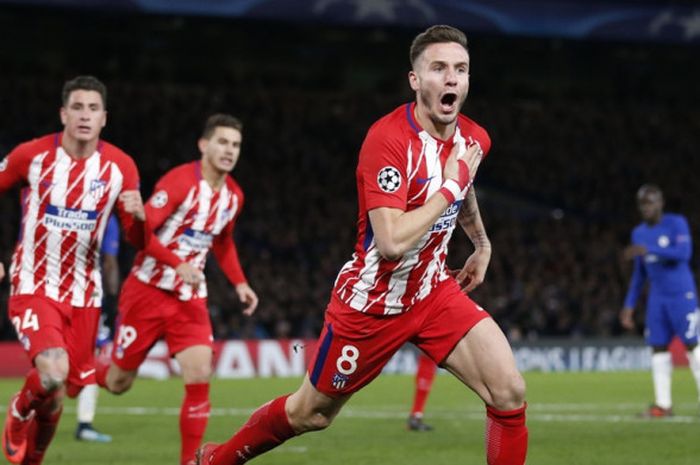 Gelandang Atletico Madrid, Saul Niguez, merayakan gol yang dia cetak ke gawang Chelsea dalam laga Grup C Liga Champions di Stadion Stamford Bridge, London, Inggris, pada 5 Desember 2017.