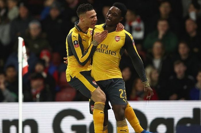 Danny Welbeck melakukan selebrasi setelah mencetak gol ke gawang Southampton di pertandingan babak keempat Piala FA di Stadion Saint Mary's, Sabtu (28/1/2017) waktu setempat.