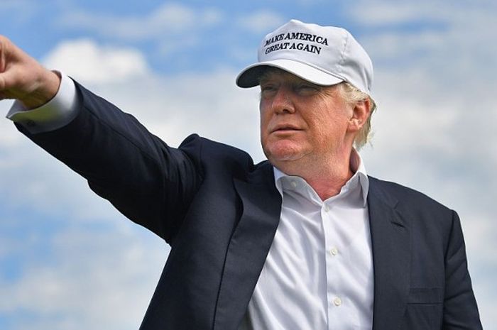 Donald Trump kala mengunjungi turnamen golf internasional di Aberdeen, Skotlandia 25 Juni 2016.