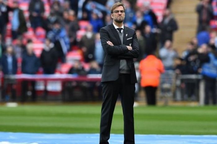 Manajer Liverpool, Juergen Klopp, bersiap menghadapi Manchester City dalam partai final Piala Liga di Stadion Wembley, London, Inggris, 28 Februari 2016.