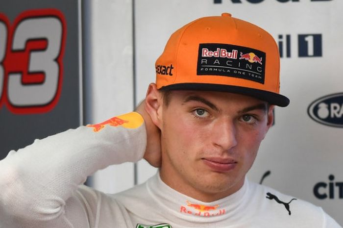 Pebalap Red Bull Racing asal Belanda, Max Verstappen, berada pada latihan ketiga GP Malaysia di Sirkuit Sepang, Sabtu (30/9/2017).