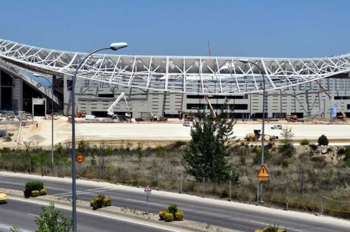 Konstruksi stadion Wanda Metropolitano, stadion baru untuk Atletico Madrid yang akan menggantikan Vicente Calderon pada musim berikutnya. 