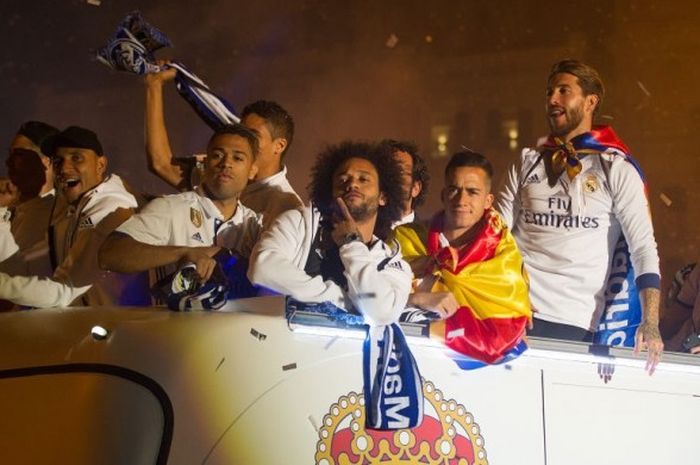 Pemain-pemain Real Madrid melakukan pawai usai meraih gelar La Liga ke-33. 
