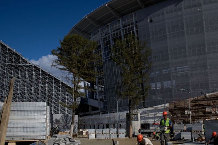Penampakan proses pembangunan Stadion Ekaterinburg Arena, stadion untuk Piala Dunia 2018.