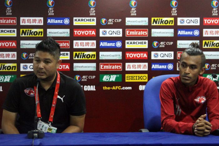  Pelatih Home United, Aidil Shahkir, saat sesi jumpa pers selepas pertandingan melawan Persija Jakarta di Stadion Jalan Besar, Singapura, Selasa (8/5/2018) 