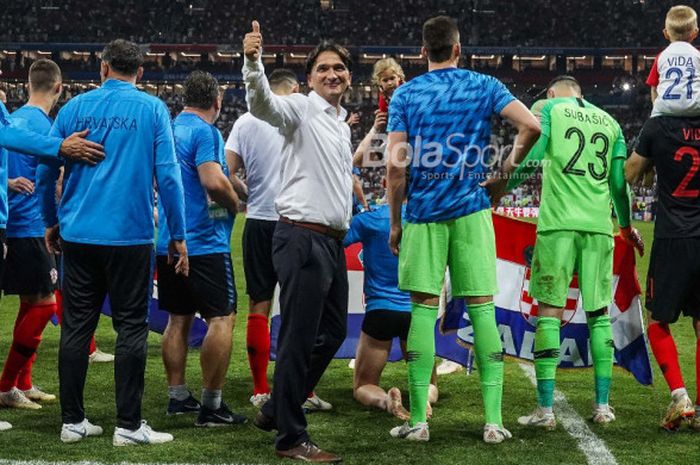 Pelatih Kroasia, Zlatko Dalic, merayakan kemenangan timnya atas Inggris di semifinal Piala Dunia 201