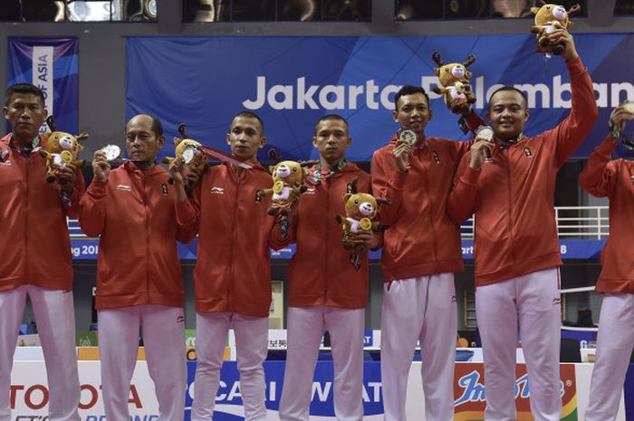 Sepak takraw Indonesia memenangi medali perak nomor regu putra Asian Games 2018 usai kalah 21-18, 20-22, 11-21 dari Malaysia pada Selasa (28/8/2018) di Ranau Hall Jakabaring, Palembang, Sumatra Selatan.