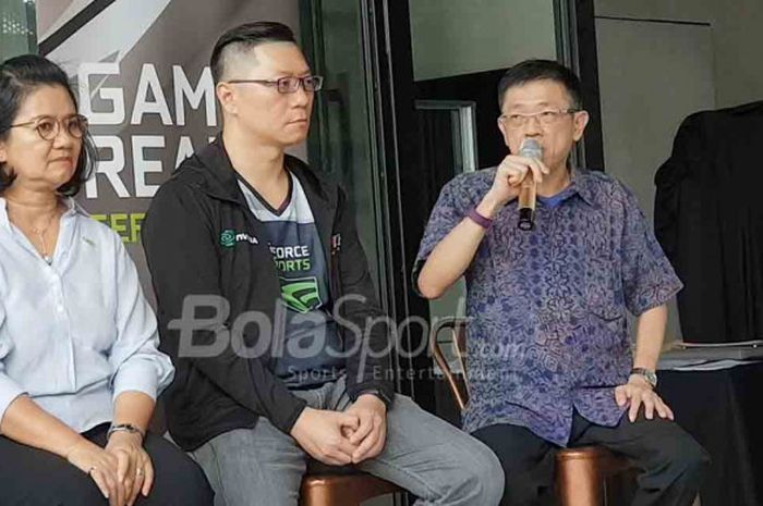 Ketua Indonesia eSports Association (IeSPA), Eddy Lim, berbicara dalam acara bertajuk penyambutan eSports sebagai olahraga prestasi andalan pada masa depan di High Grounds Icafe, Jakarta Utara, Selasa (24/7/2018).