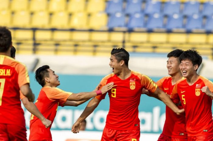 Suka cita pemain timnas U-23 China seusai mencetak gol ke gawang timnas U-23 Vietnam pada laga perdana Grup C sepak bola Asian Games 2018 di Stadion Si Jalak Harupat, Kabupaten Bandung, 14 Agustus 2018.