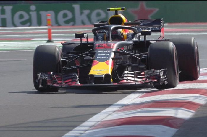 Max Verstappen (Red Bull Racing) saat tampil dalam sesi latihan bebas pertama F1 GP Meksiko 2018 yan