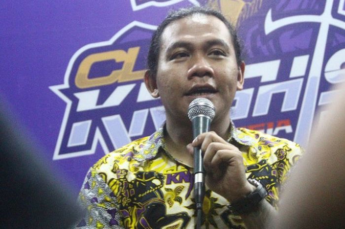 Pelatih CLS Knights Indonesia, Koko Heru Setyo Nugroho memberi keterangan kepada awak media usai pertandingan, Sabtu (20/1/2018) malam.