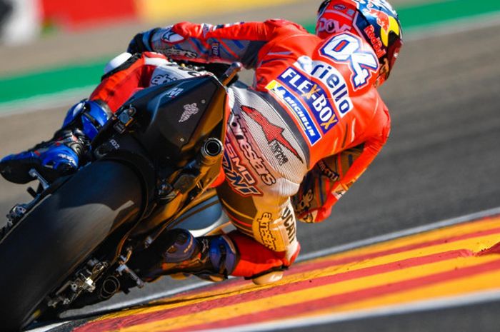 Andrea Dovizioso mengomentari hasilnya di FP1 dan FP2 MotoGP Valencia 2018.