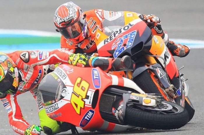 Valentino Rossi dan Casey Stoner.