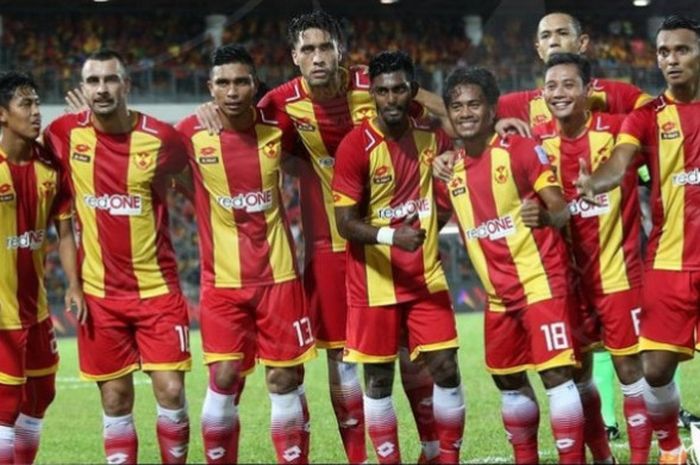 Dua pemain Selangor FA, Evan Dimas dan Ilham Udin menelan kekalahan 1-3 dari Pahang FA, Sabtu (24/2/2018). 