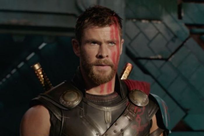 Cuplikan film Thor: Ragnarok, yang diperankan oleh Chris Hemsworth.