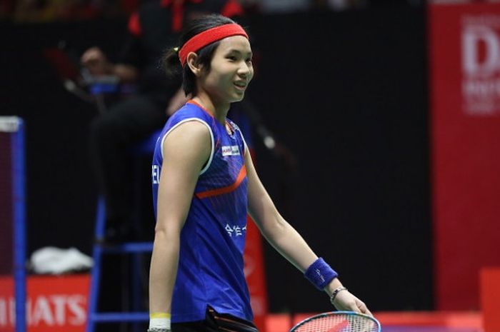 Pebulu tangkis tunggal putri Taiwan, Tai Tzu Ying, bereaksi saat menjalani pertandingan final Indonesia Masters 2018 di Istora Senayan, Jakarta, Minggu (28/1/2018).