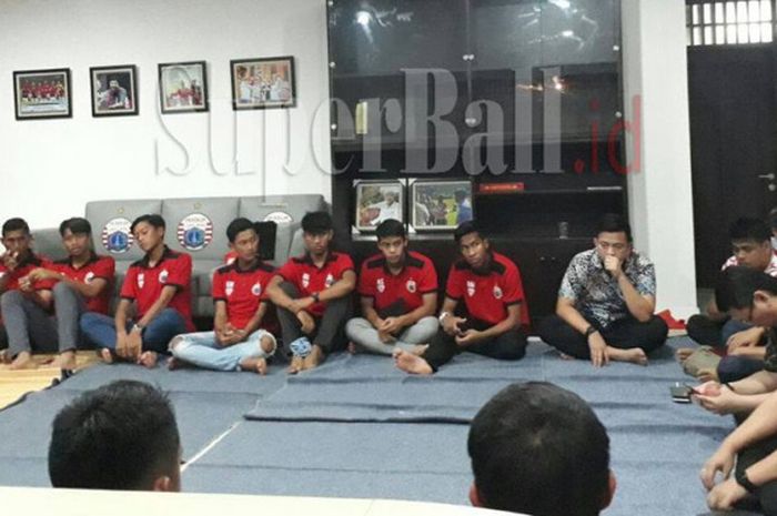 Pembubaran Persija U-19 di Kantor Persija, Duren Tiga, Jakarta Selatan, Senin (2/10/2017).