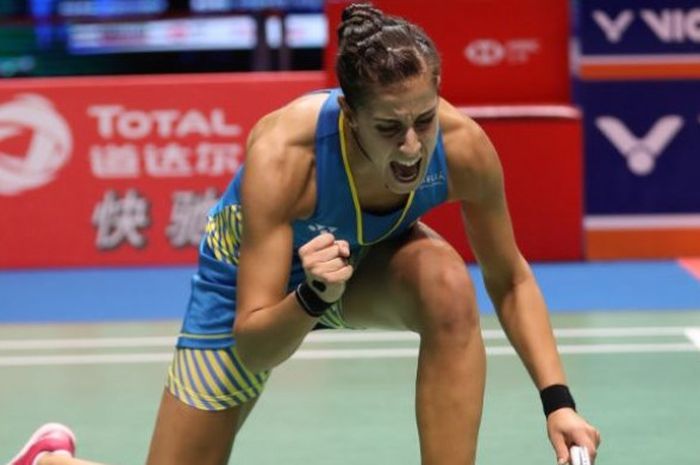 Selebrasi pebulu tangkis tunggal putri Spanyol, Carolina Marin, setelah memenangi turnamen China Open 2018, Minggu (23/9/2018). 