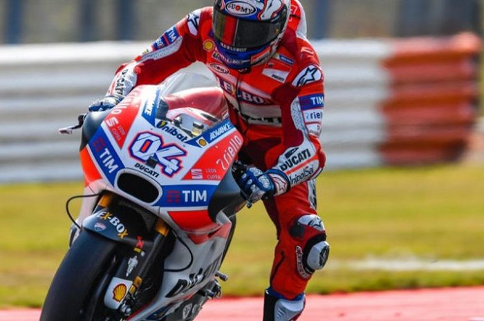 Pebalap Ducati, Andrea Dovizioso, saat tampil di sesi kualifikasi MotoGP San Marino di Sirkuit Misano (9/9/2017).