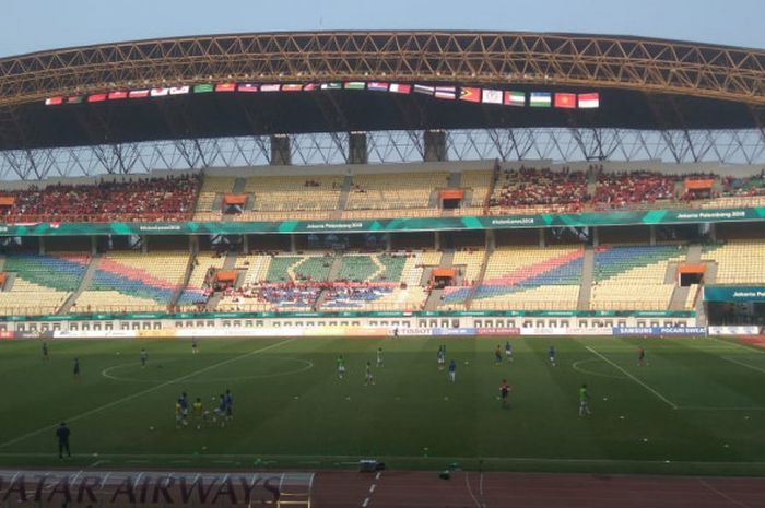   Tim nasional U-23 Indonesia melawan Uni Emirat Arab pada babak 16 besar Asian Games 2018 di Stadion Wibawa Mukti, Cikarang, Jumat (24/8/2018).   