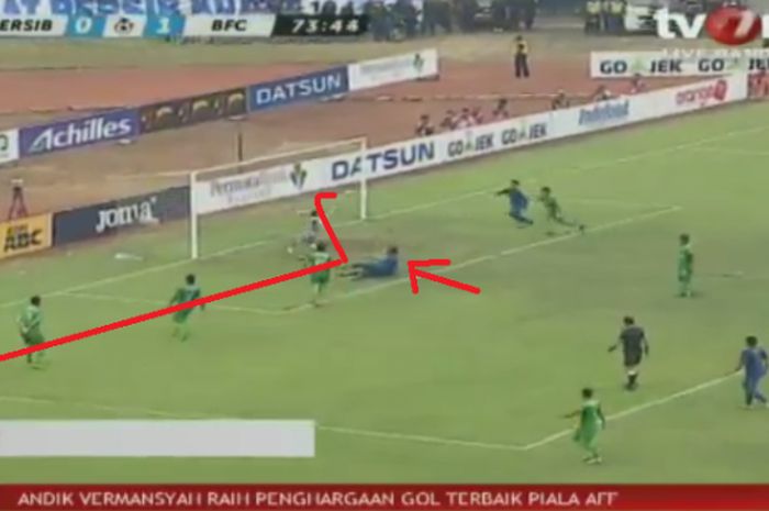 Proses Gol Michael Essien saat Persib Bandung tahan imbang Bhayangkara FC.