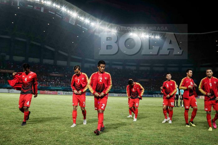   Para pemain timnas U-23 Indonesia seusai pemanasan jelang laga kontra timnas U-23 Hong Kong pada laga pamungkas Grup A sepak bola Asian Games 2018, 20 Agustus 2018.   