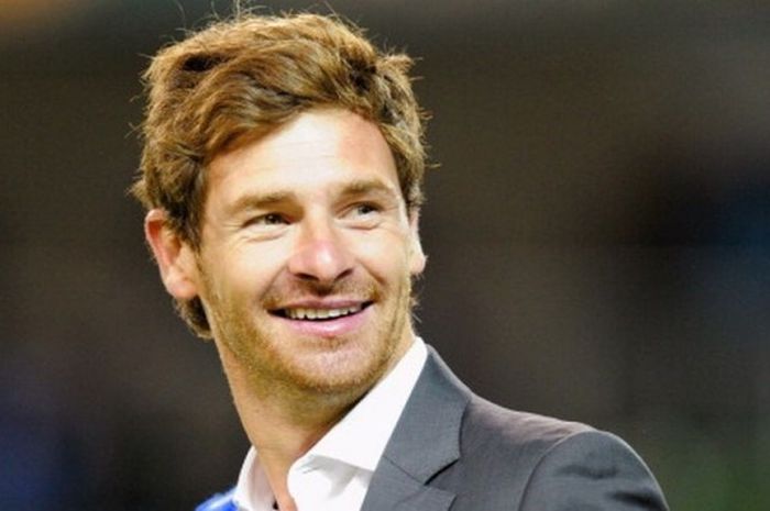 Andre Villas-Boas kala menjadi pelatih FC Porto mendampingi anak asuhnya dalam pertandingan final Liga Europa kontra SC Braga di Dublin Arena, Dublin, Irlandia, 18 Mei 2011.