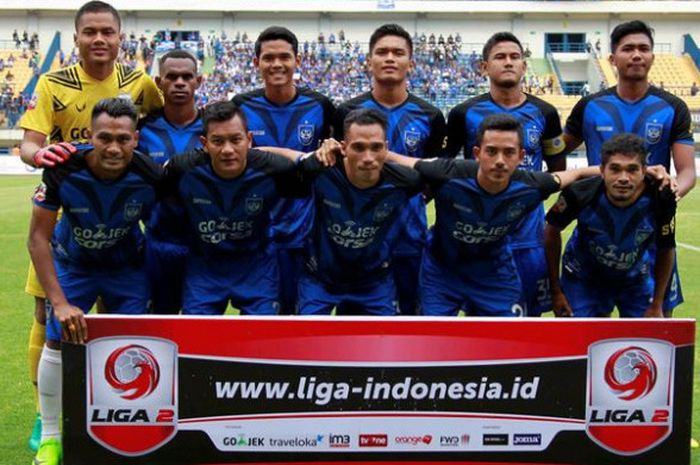 Pemain PSIS Semarang berpose sebelum berlaga pada laga 8 Besar Liga 2 musim 2017. 