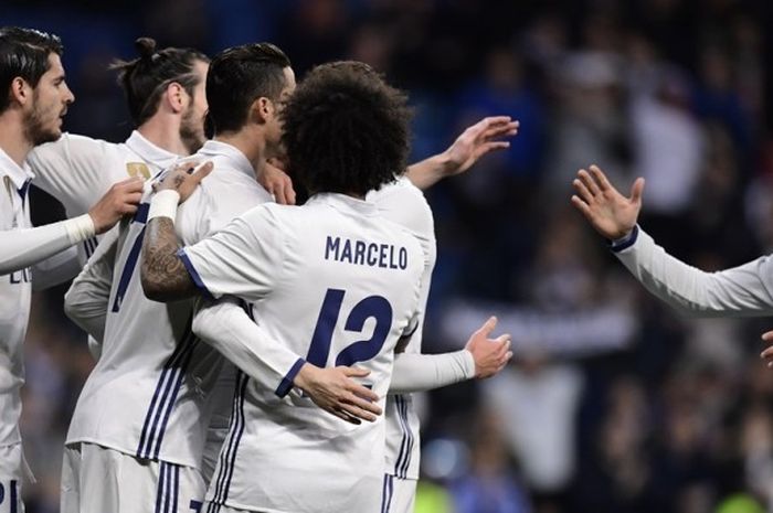 Para pemain Real Madrid merayakan keberhasilan menjebol gawang Las Palmas dalam pertandingan La Liga di Stadion Santiago Bernabeu, Madrid, Spanyol, pada 1 Maret 2017.