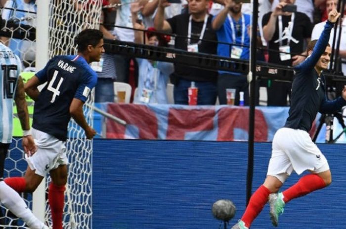Penyerang Prancis, Antone Griezmann, merayakan golnya ke gawang Argentina pada pertandingan babak 16 besar Piala Dunia 2018 di Kazan Arena, 30 Juni 2018. 