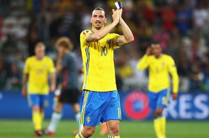 Kapten Swedia, Zlatan Ibrahimovic, usai kekalahan 0-1 dari Belgia pada penyisihan grup Piala Eropa 2016, Rabu (22/6/2016).