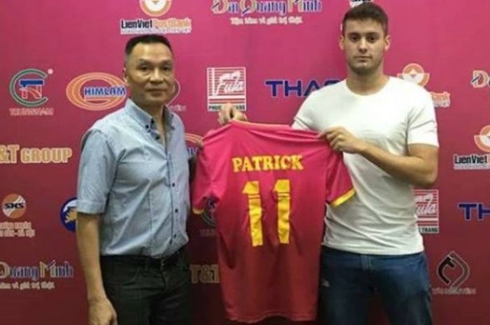 Striker Patrick Cruz diperkenalkan sebagai pemain Saigon FC musim 2017 pada 10 Januari 2017. 