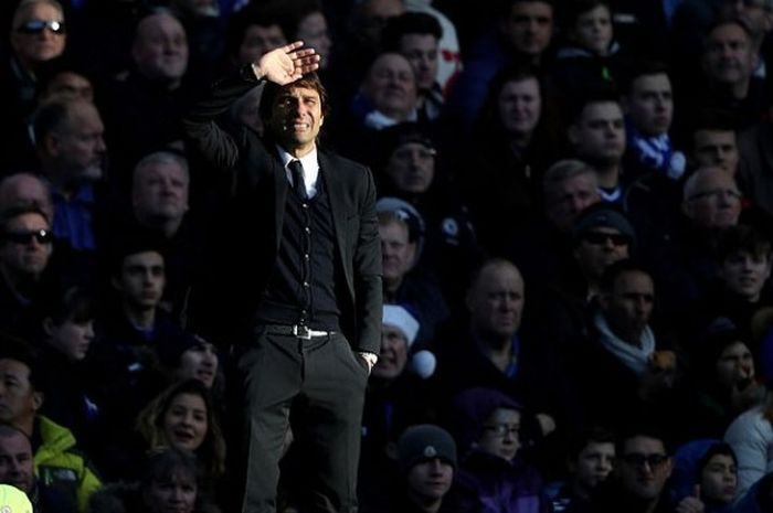 Ekspresi pelatih Chelsea, Antonio Conte, dalam laga Premier League kontra West Bromwich Albion di Stamford Bridge, London, 11 Desember 2016.