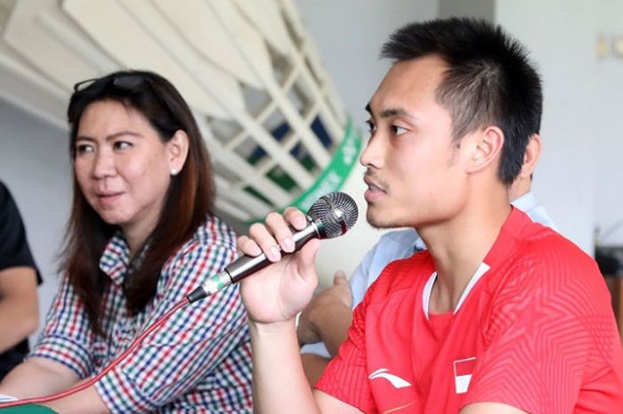 Pebulu tangkis ganda campuran Indonesia, Hafiz Faizal, berbicara dalam konferensi pers jelang kejuaraan dunia di pelatnas, Cipayung, Jakarta, Kamis (26/7/2018).