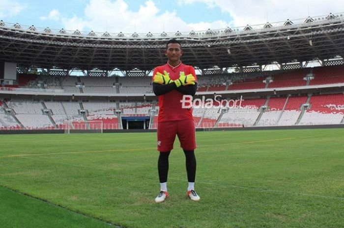 Kiper PSMS Medan, Abdul Rohim, saat berpose di Stadion Utama Gelora Bung Karno jelang perebutan tempat ketiga Piala Presiden 2018.