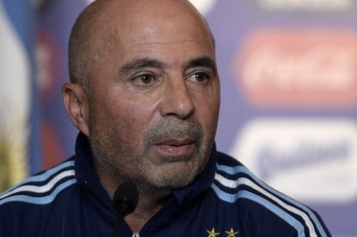 Jorge Sampaoli saat diperkenalkan sebagai pelatih timnas Argentina dalam jumpa pers di Ezeiza, Buenos Aires, 1 Juni 2017.