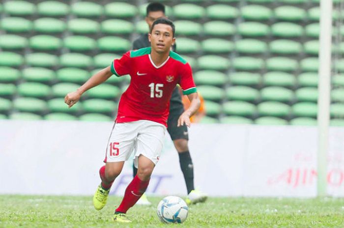  Ricky Fajrin ketika beraksi melawan Filipina di SEA Games 2017 di Stadion Shah Alam, Malaysia, Kamis (17/8/2017).  