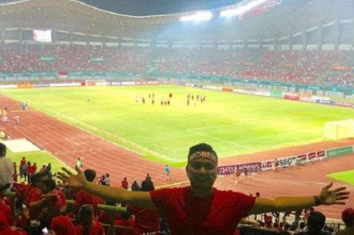  Suporter bernama Adjie, atau akrab disapa Olju, datang dari Banjarmasin untuk mendukung perjuangan timnas U-23 Indonesia Vs Hong Kong, Senin (20/8/2018)
