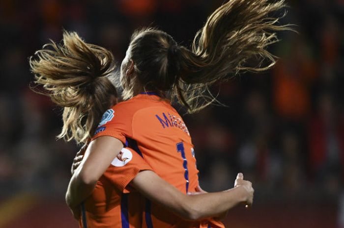 Kegembiraan para pemain timnas putri Belanda sesusai mengalangkan Inggris pada semifinal Piala Eropa Wanita 2017, Kamis (3/8/2017)