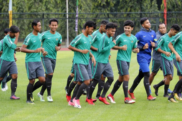 Skuat timnas U-19 Indonesia saat menjalani pemusatan latihan di Lapangan Universitas Negeri Yogyakarta