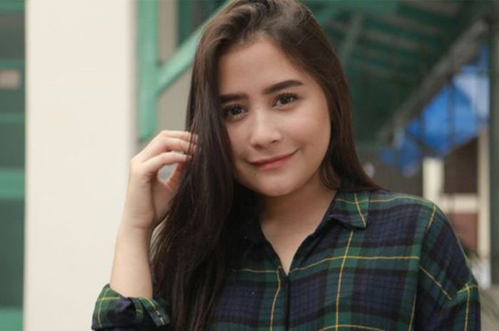 Prilly Latuconsina saat ditemui di lokasi shooting Danur 2, di RSKIA Sawojajar, Bogor, Jawa Barat, Jumat (5/1/2018).