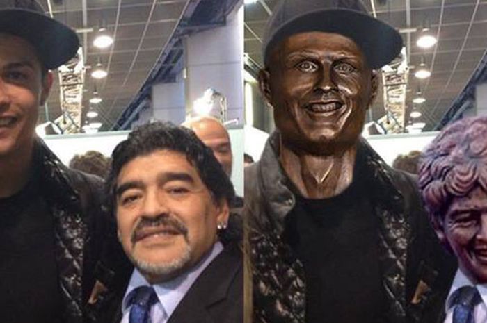 Meme patung Cristiano Ronaldo dan Diego Maradona.