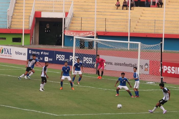 Timnas U-19 Thailand menghadapi timnas U-19 Singapura di Stadion Gelora Delta, Sidoarjo, Jumat (5/7/2018).